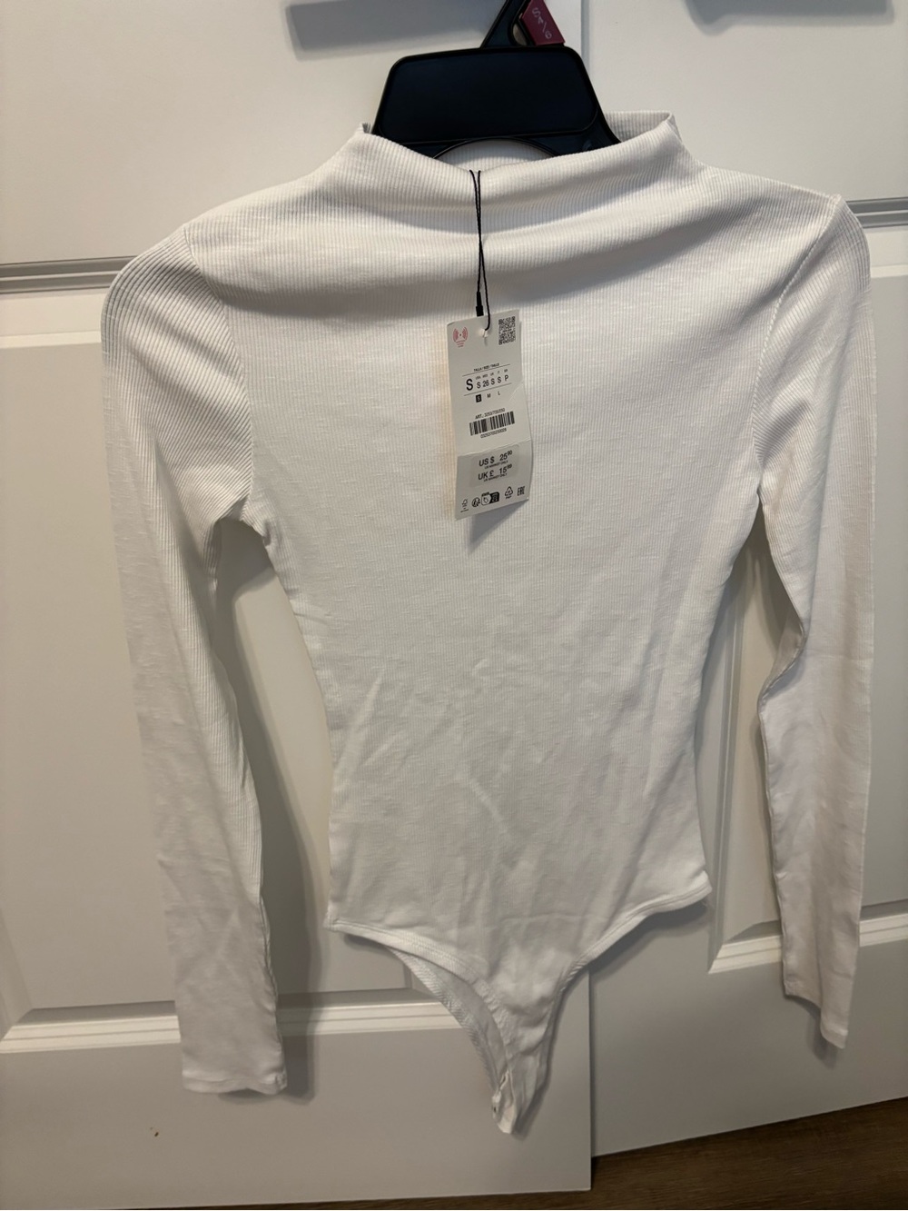 Zara White Ribbed Long-Sleeve Bodysuit